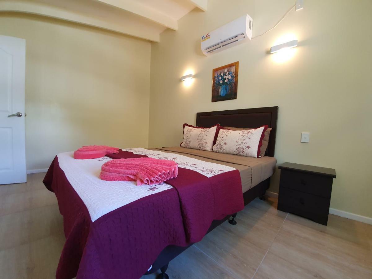 Le Uaina Beach Resort 팔레푸나 외부 사진